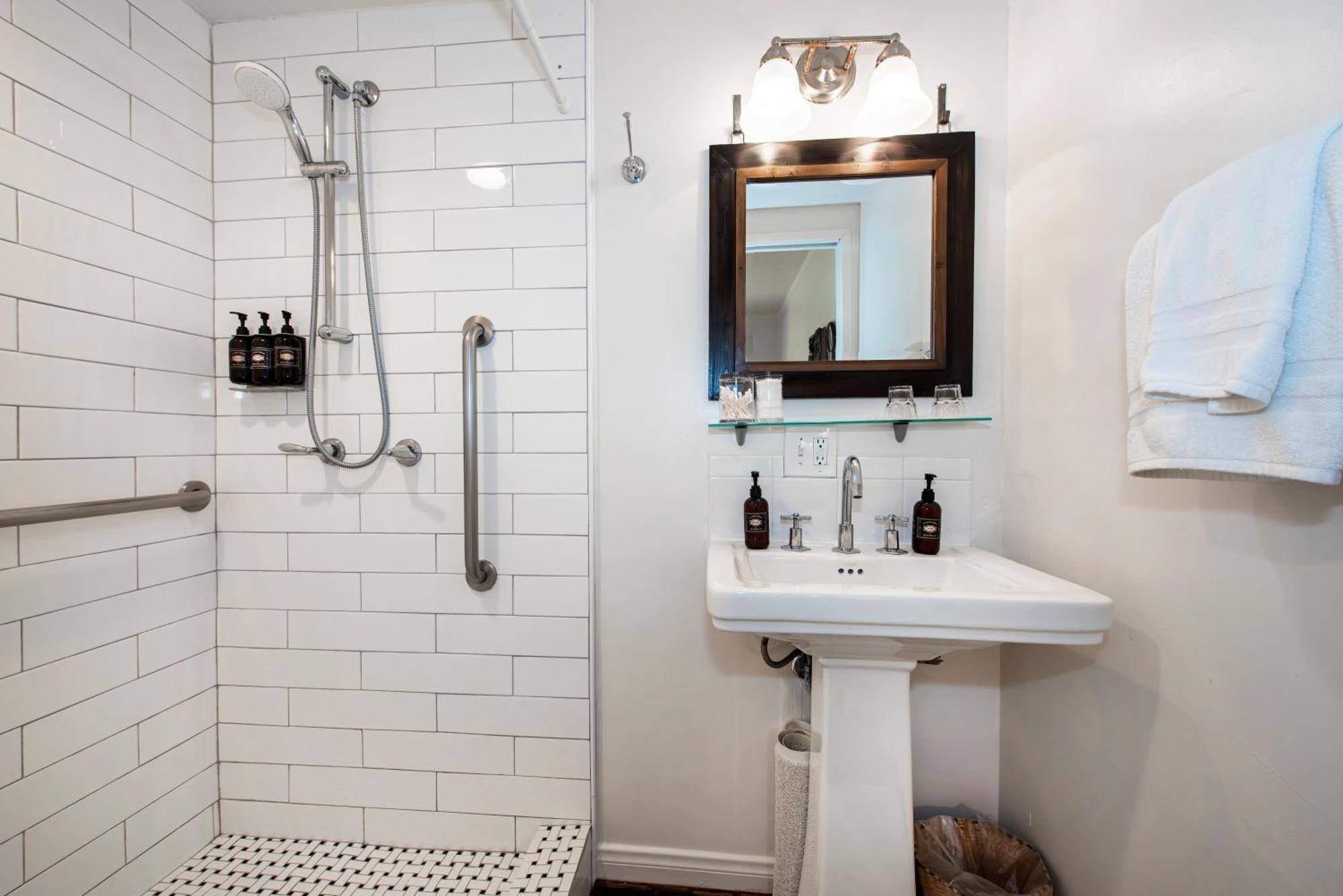 Bath Street 4* Santa Bárbara
